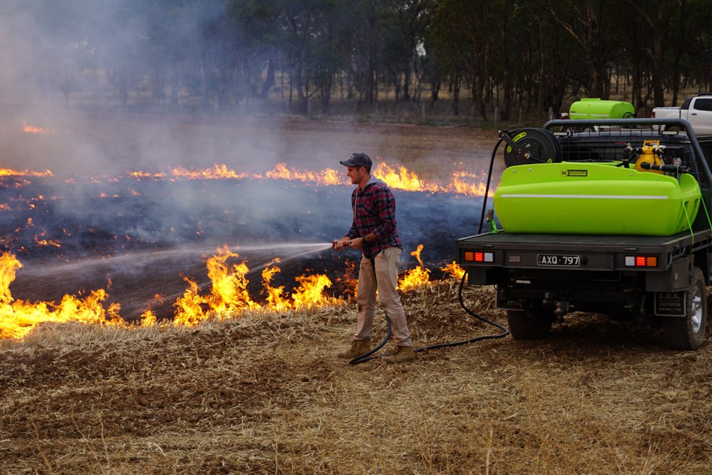 1,000L FireDefence™ Portable Fire Fighting Unit with Pump - Image 3