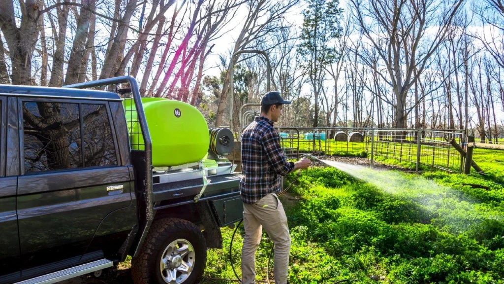 600L TopCrop™ Slip On Field Sprayer - Image 8