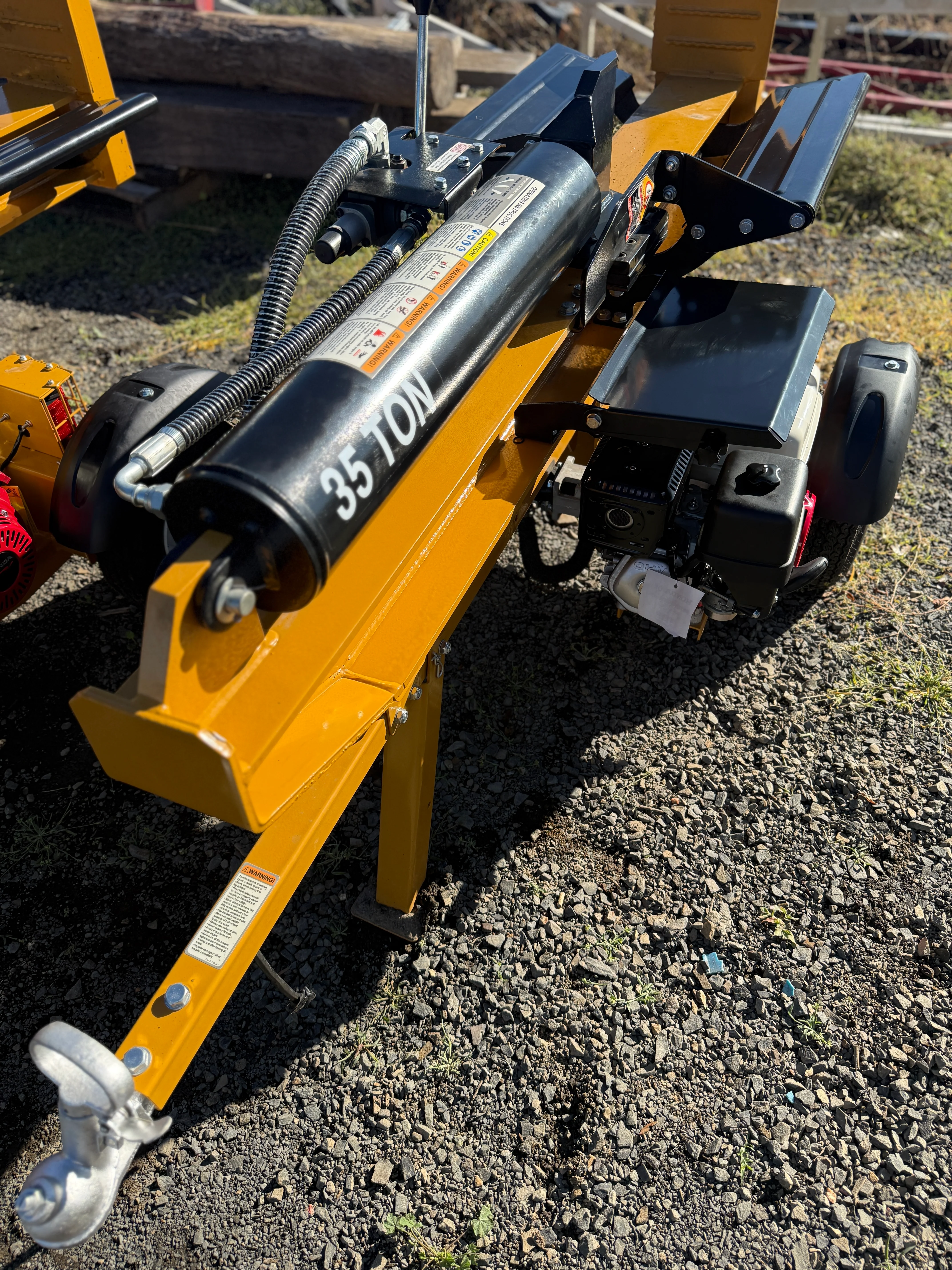 Log Splitter 35T, Honda GX270 - recoil start - Dubbo Pick up only - Image 2